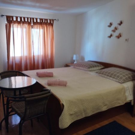 Guest House Gracijana Makarska Bagian luar foto