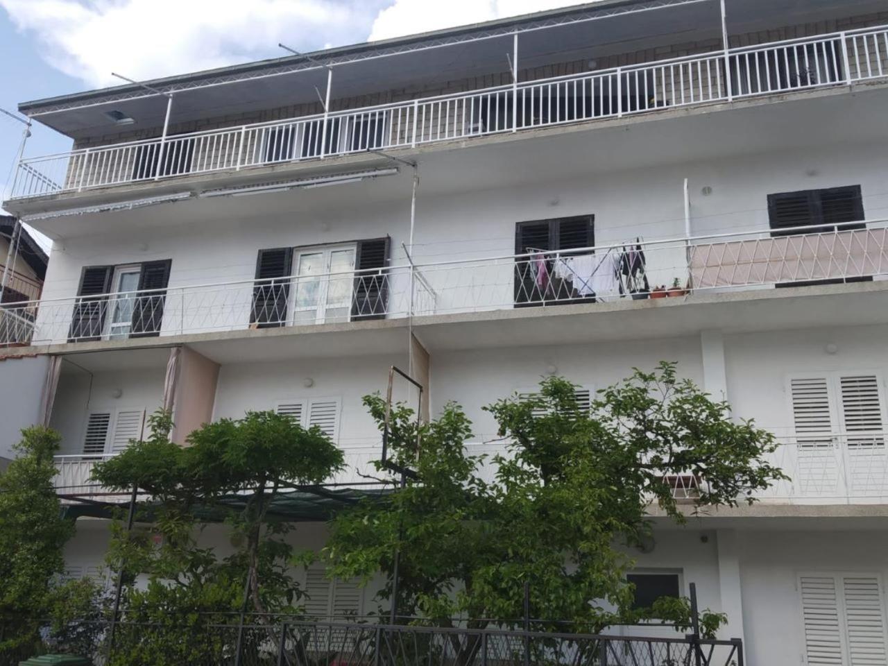 Guest House Gracijana Makarska Bagian luar foto